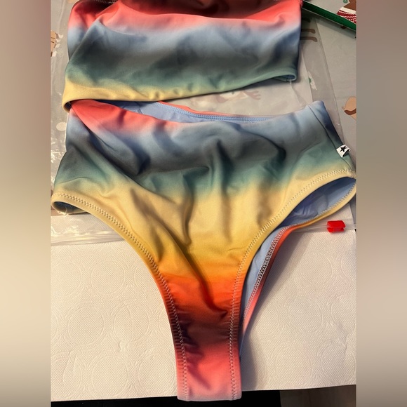 MOLO ONE PIECE BATHING SUIT UPF50+ COLOR RAINBOW MIST. SIZE 14 - Picture 1 of 4